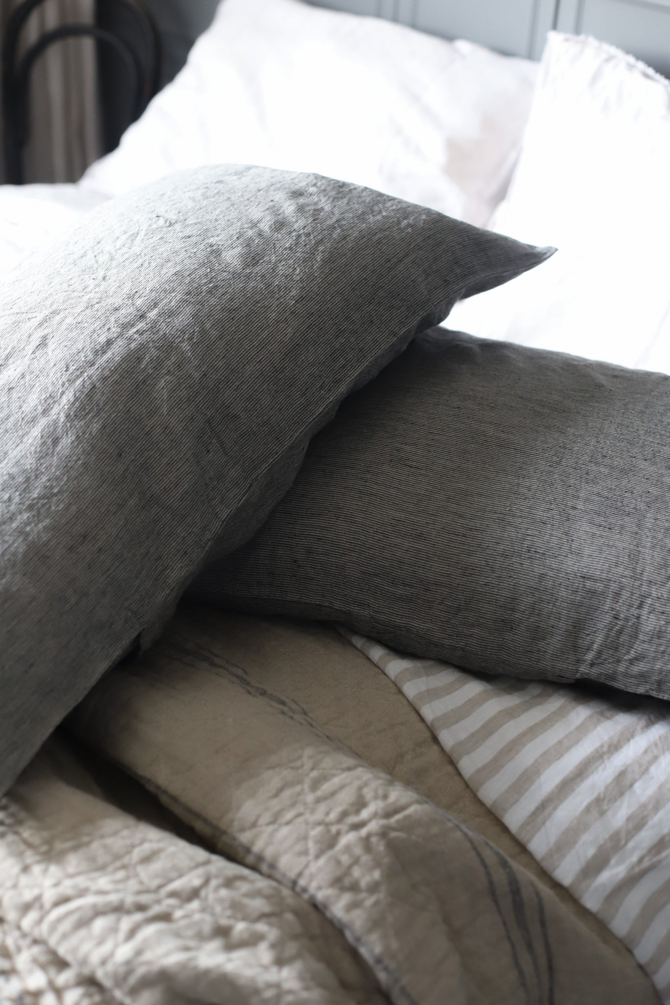 Noemi Pillowcase set of two - Black Pinstripe