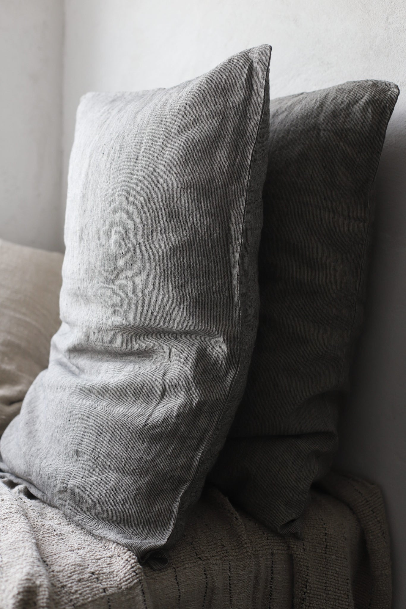 Noemi Pillowcase set of two - Black Pinstripe
