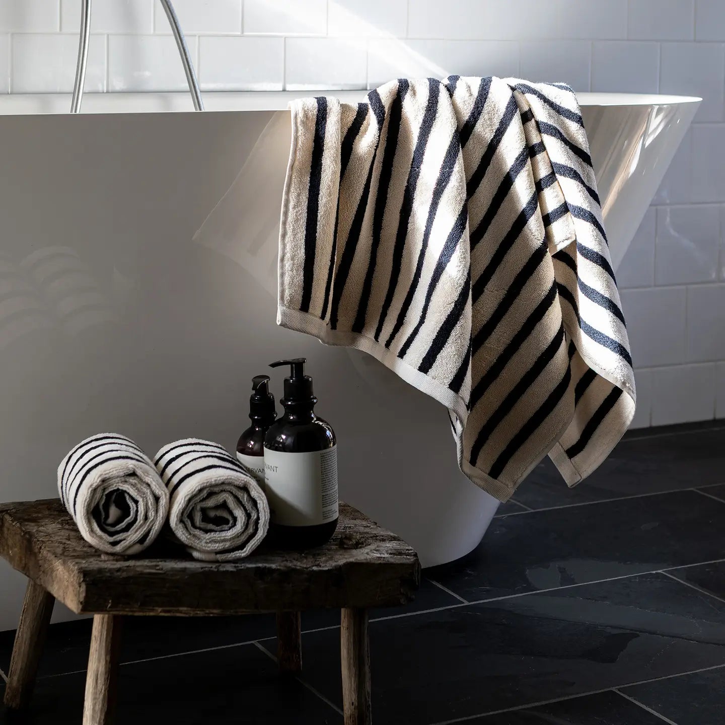 Bonnie Hand Towel-Black
