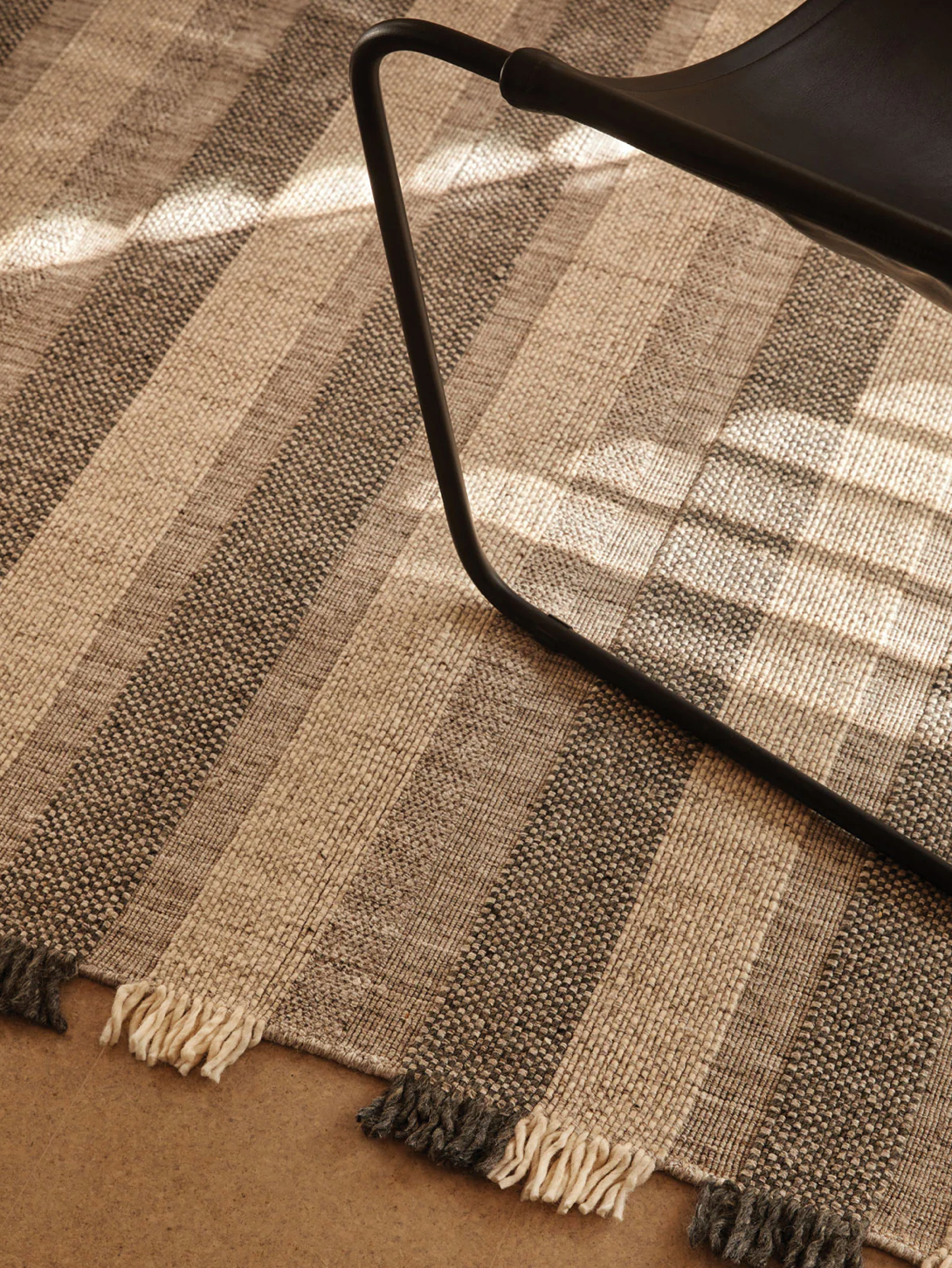 Magnus Beige Black Rug